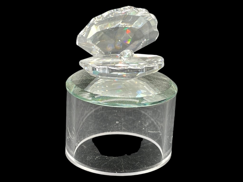 SWAROVSKI CRYSTAL CLAM SHELL W/ STAND 2" (1 of 9)