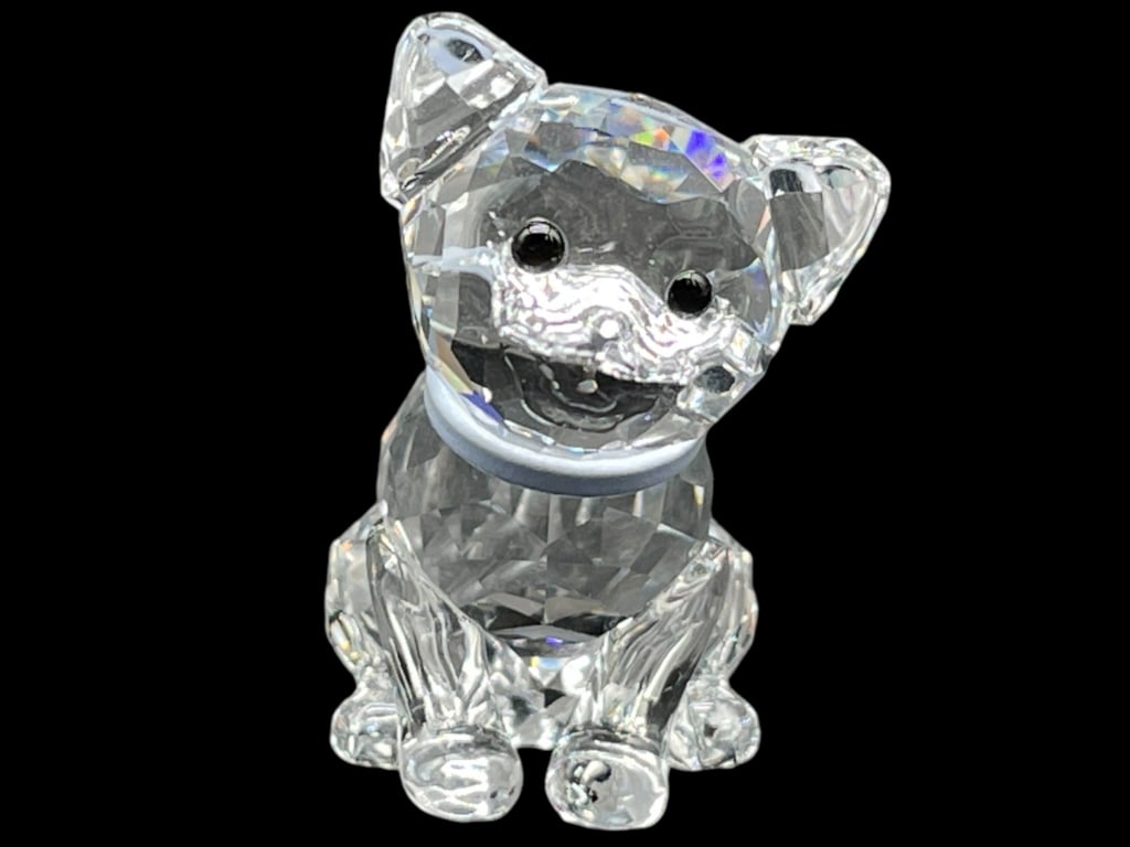 SWAROVSKI CRYSTAL KITTEN W/ BLUE COLLAR 1": SWAROVSKI CRYSTAL KITTEN W/ BLUE COLLAR FIGURINE 1" -VERY GOOD CONDITION -APPROX 1" -JA 010225 FRONT ***Please note that due to limited storage space, all items must be picked up within 14 days of the