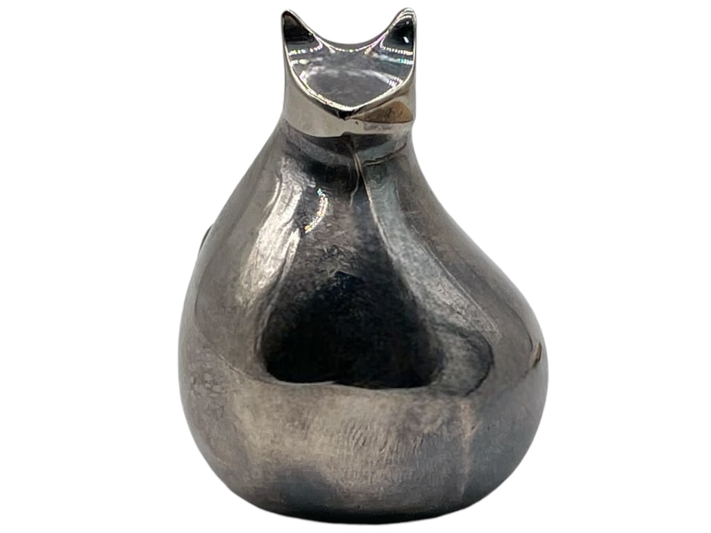 DANSK INTERNATIONAL DESIGNS SILVER PLATE CAT 2": DANSK INTERNATIONAL DESIGNS SILVER PLATE CAT PAPERWEIGHT 2" -VERY GOOD CONDITION -APPROX 2" TALL -JA 010325 #16 ***Please note that due to limited storage space, all items must be picked up within 14