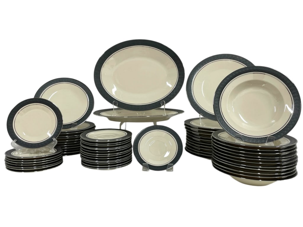 FRANCISAN MASTERPIECE CHINA MIDNIGHT MIST 63 PCS: FRANCISAN MASTERPIECE CHINA IN MIDNIGHT MIST 63 PIECES -VERY GOOD PRE OWNED CONDITION -63 PIECES INDLUDING: 2 SERVING PLATTERS, 12 LG PLATES, 12 MD PLATES, 12 SM PLATES, 13 SAUCER PLATES, 12 BOWLS -ST