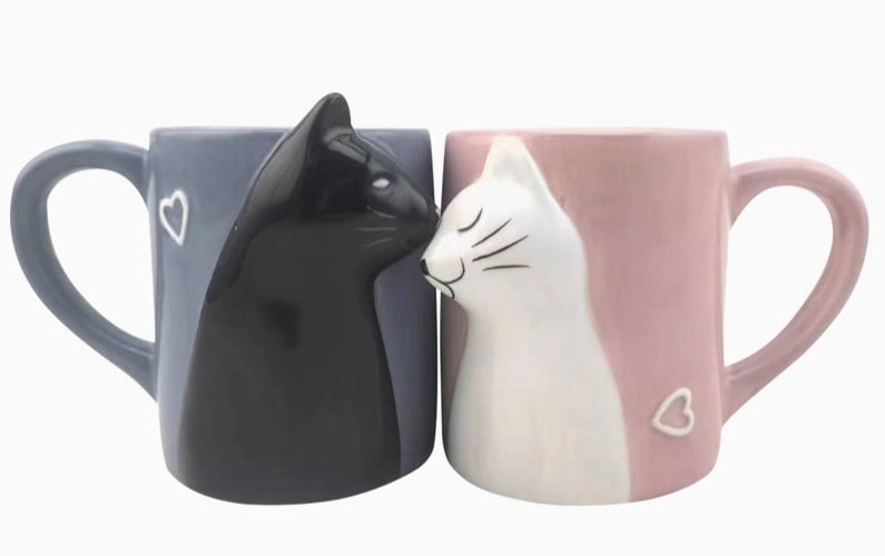 NEW! KISSING CATS CERAMIC MUG SET (1 of 2)