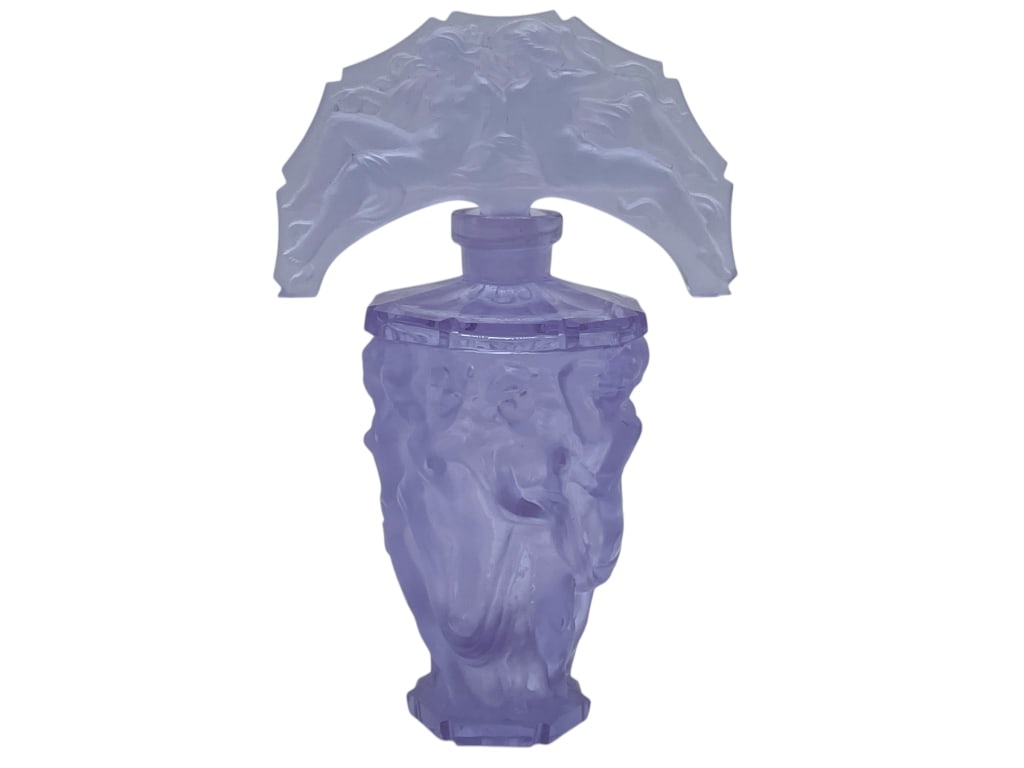 LALIQUE FRANCE PURPLE CRYSTAL PERFUME BOTTLE 7": LALIQUE FRANCE PURPLE FROSTED CRYSTAL PERFUME BOTTLE 7" -GOOD PRE OWNED CONDITION, SOME CHIPS ON EDGES OF LID AND BASE OF BOTTLE -APPROX 7" TALL -LALIQUE FRANCE STAMP -JA 012125 #17 ***Please note tha