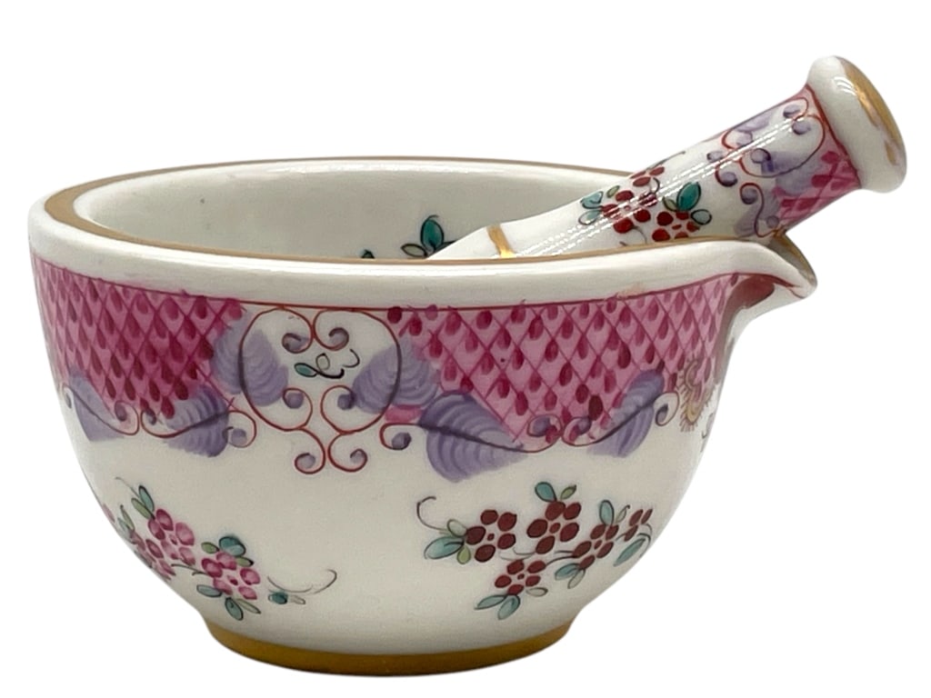PORCELAINE DE PARIS SMALL PESTLE AND MORTAR 3.5": PORCELAINE DE PARIS SMALL FLORAL PESTLE AND MORTAR 3.5" -VERY GOOD PRE OWNED CONDITION -APPROX 3.5" X 2" -MADE IN FRANCE -JA 012125