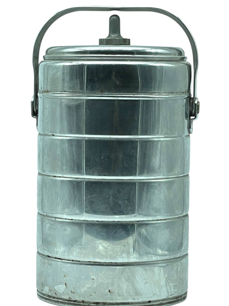 VINTAGE STANLEY STAINLESS STEEL ICE BUCKET 13": STAINLESS STEEL STANLEY ICE BUCKET WITH LID - U.S.A VINTAGE -13" X 7.5" D APPROX -GOOD PRE OWNED CONDITION MINOR WEAR WITH AGE -DP12225