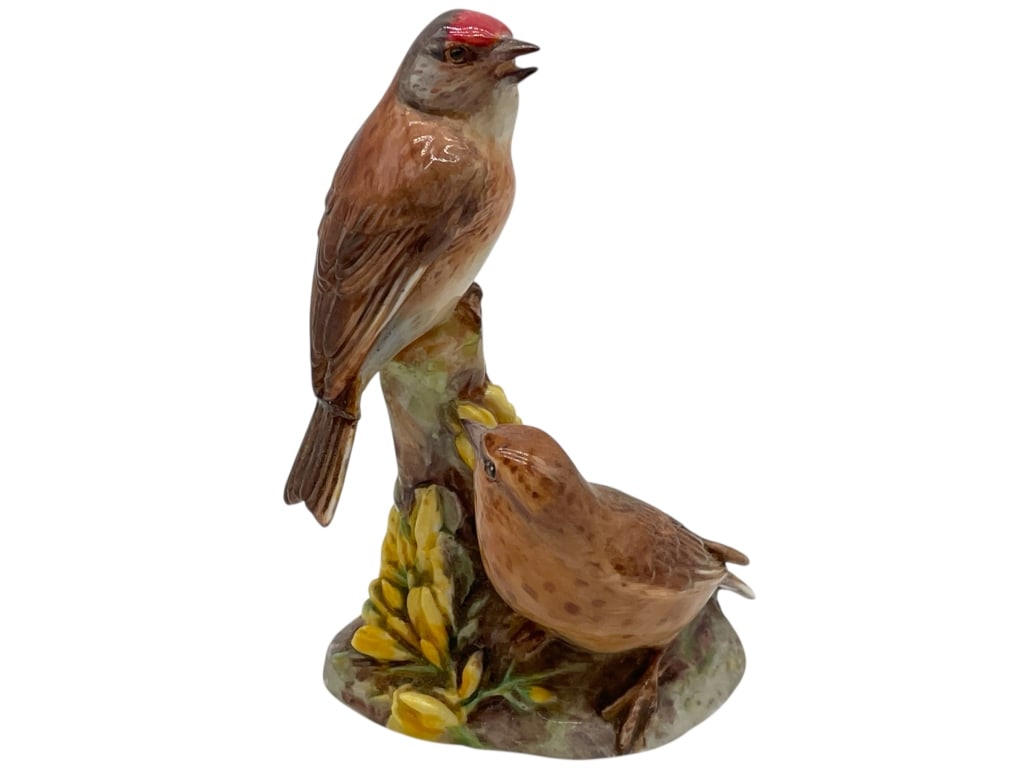 ROYAL WORCESTER LINNETS BIRDS FIGURINE 4.5": ROYAL WORCESTER LINNETS BIRDS FIGURINE 4.5" -VERY GOOD PRE OWNED CONDITION -APPROX 4.5" TALL -BONE CHINA MADE IN ENGLAND 3365 -JA 012225 #11