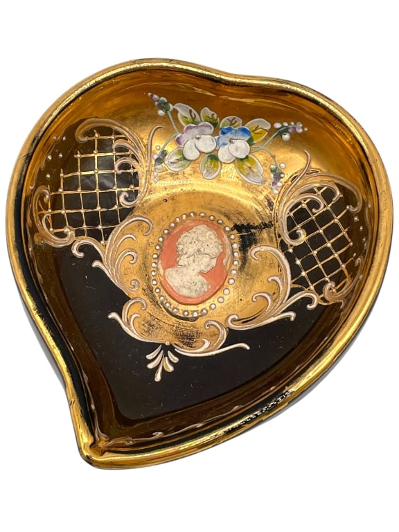 HEART SHAPE GLASS TRINKET DISH WITH CAMEO 4.5": HEART SHAPE GLASS TRINKET DISH WITH CAMEO 4.5" -GOOD PRE OWNED CONDITION, SOME WEAR AROUND CAMEO -APPROX 4.5" -JA 012225 #12