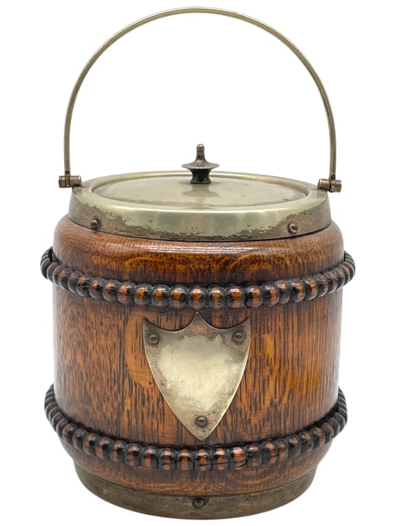 VINTAGE WOOD BUSCUIT BARREL W/ LID 6" (1 of 6)