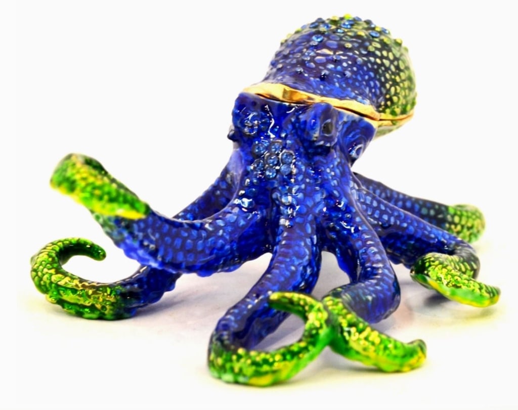 NEW STRONGWATER STYLE BLUE OCTOPUS TRINKET BOX: BLUE OCTOPUS TRINKET BOX. HAND CRAFTED WITH SWAROVSKI CRYSTALS & ENAMEL. THE OCTOPUS TRINKET BOX IS A UNIQUE DESIGN. HAND-MADE BY AN ARTIST USING SWAROVSKI CRYSTAL & ENAMEL, GOLD PLATING. INSIDE OF TE