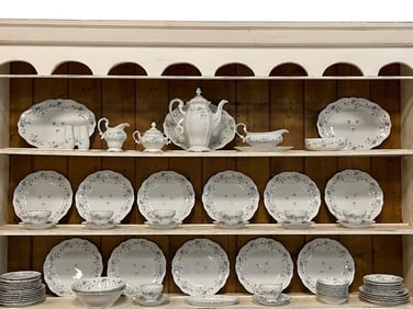 61 PIECE JOHANN HAVILAND TRADITIONS FINE CHINA