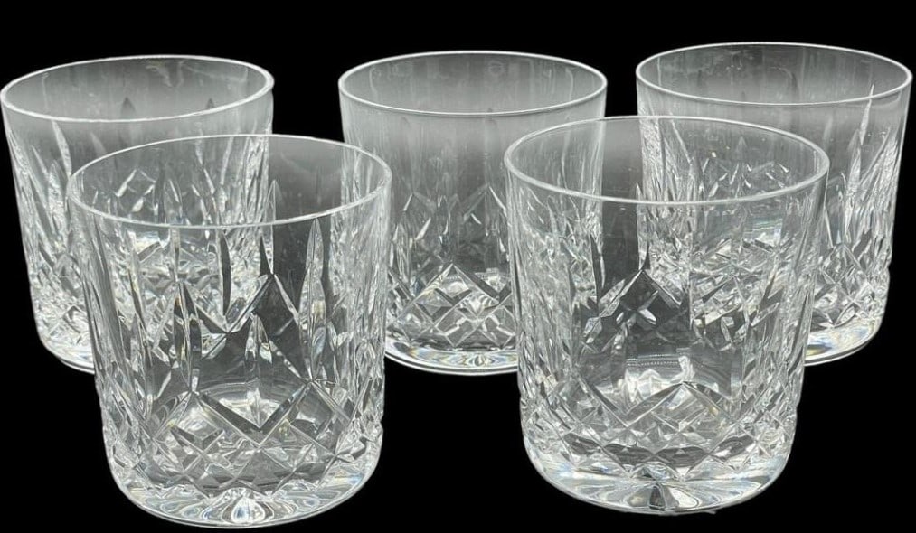 SET OF 5 WATERFORD STYLE ROCKS WHISKEY GLASSES: SET OF 5 WATERFORD STYLE ROCKS WHISKEY GLASSES -VERY GOOD PRE OWNED CONDITION -DP6524 --- Please note that due to limited storage space, all items must be picked up within 14 days of the auction