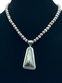 STERLING SILVER  AGATE PENDANT WITH BLACK PEARL