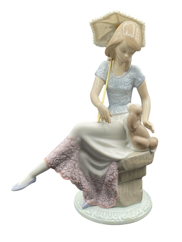 LLADRO "PICTURE PERFECT" PORCELAIN FIGURINE 8.5" (1 of 6)