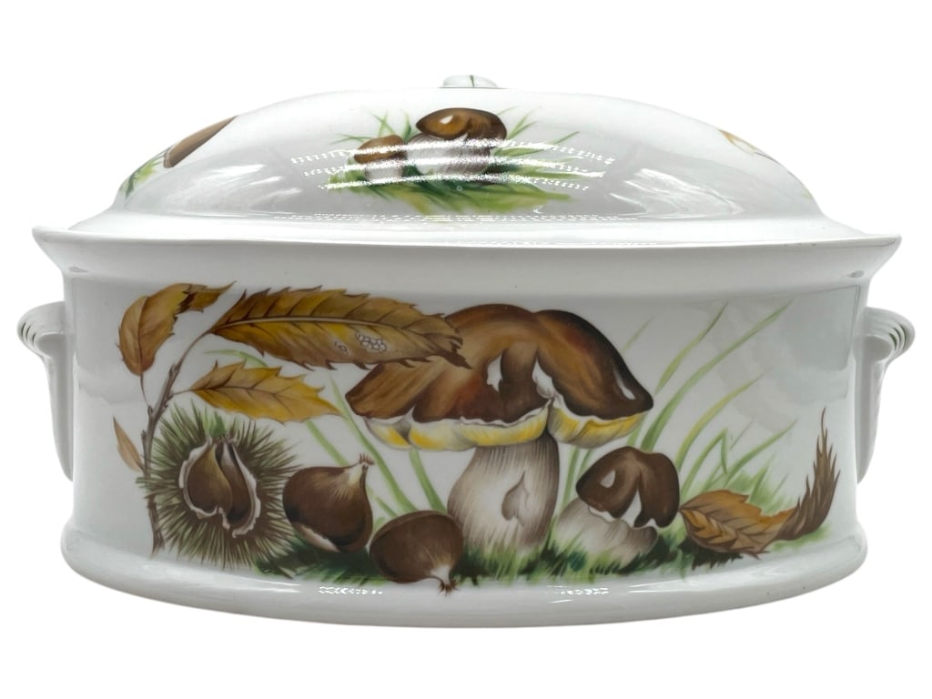 L. LOURIOUX MUSHROOM MOTIF OVAL CASSEROLE DISH: L. LOURIOUX MUSHROOM MOTIF OVAL CASSEROLE DISH W/ LID -VERY GOOD PRE OWNED CONDITION -APPROX 5.5" X 10" -FIRE PROOF PORCELAIN, MADE IN FRANCE -JA 021925 #6 ***Please note that due to limited storage s