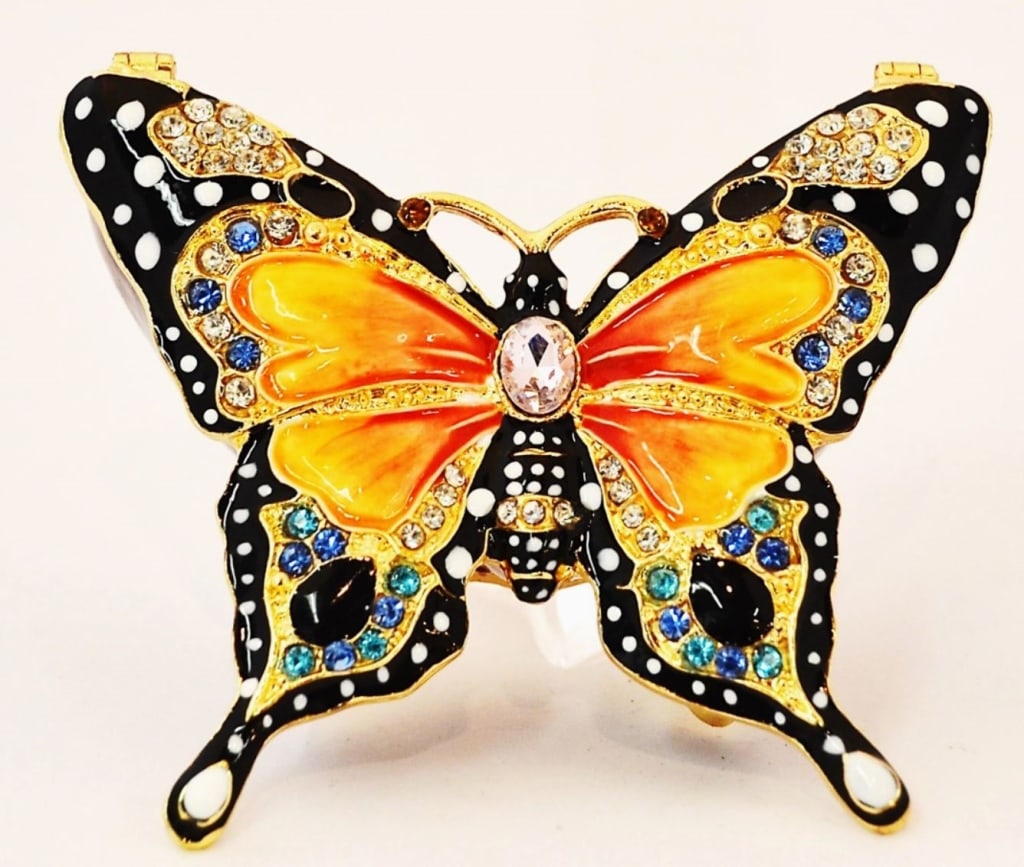 NEW STRONGWATER STYLE BUTTERFLY TRINKET BOX: BUTTERFLY TRINKET BOX WITH MONARCH COLORATION. HAND-DONE WITH SWAROVSKI CRYSTALS & BEAUTIFUL MORACH COLORATION ENAMEL. THE COLORFUL BUTTERFLY TRINKET BOX IS A UNIQUE DESIGN. HAND MADE BY AN ARTIST USI