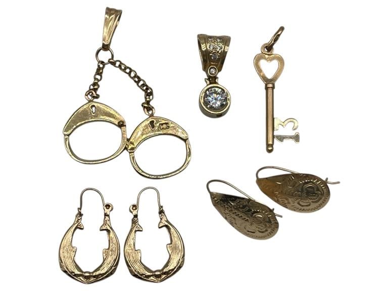 LOT OF 14K GOLD EARRINGS & PENDANTS 9.18G (1 of 4)