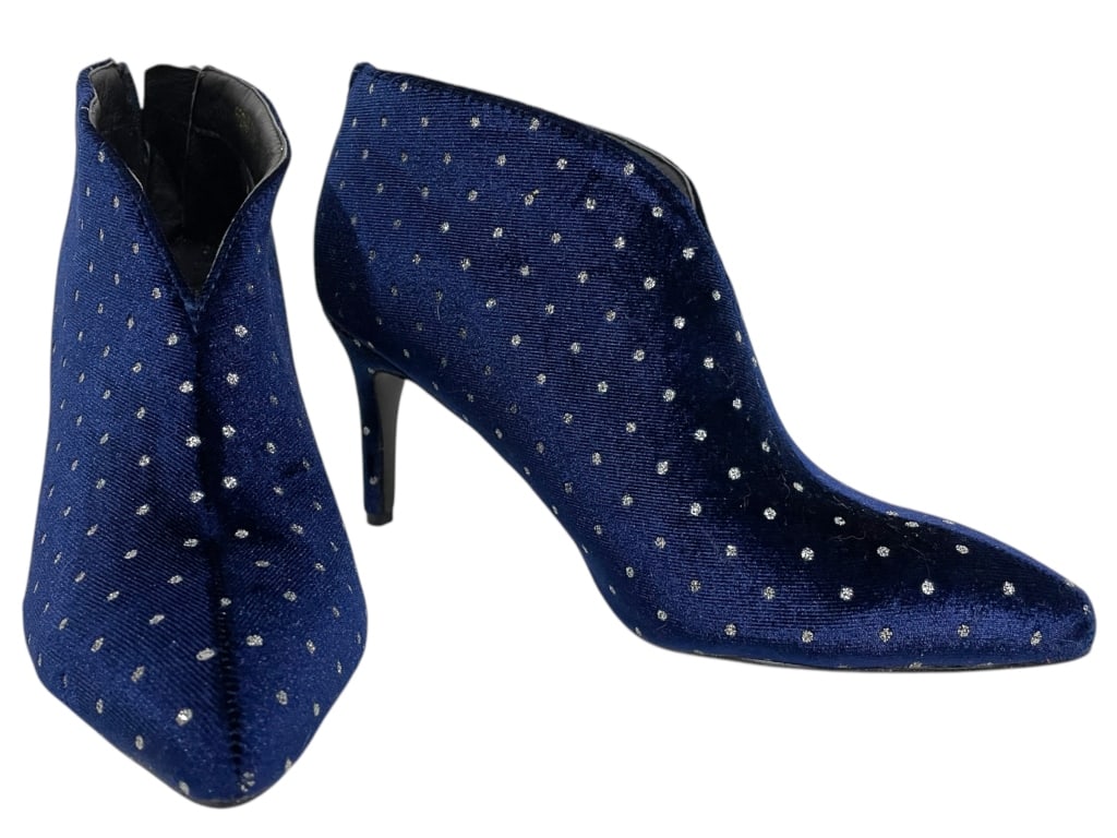 ALLEGRA K BLUE VELVET AND RHINESTONE BOOTS SZ 6.5: ALLEGRA K BLUE VELVET AND RHINESTONE HEELED ANKLE BOOTS SZ 6.5 -VERY GOOD PRE OWNED CONDITION -SIZE 6.5 -JA 012725