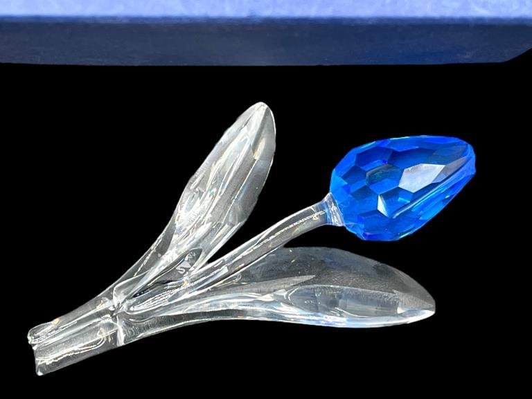 NEW! SWAROVSKI CRYSTAL BLUE TULIP 3.5": NEW! SWAROVSKI CRYSTAL BLUE TULIP 3.5" -NEW! NIB -APPROX 3.5" -JA 020725