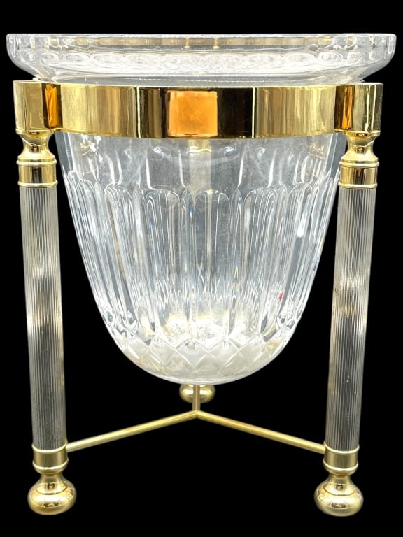 DESIGN GUILD CRYSTAL CHAMPAGNE BUCKET 11": DESIGN GUILD CRYSTAL CHAMPAGNE BUCKET 11" -VERY GOOD PRE OWNED CONDITION -APPROX 11" X 8.5" -JA 022825 ***Please note that due to limited storage space, all items must be picked up within 14 days of t
