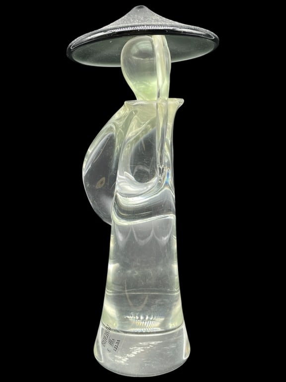 VETRI MURANO GLASS STANDING FIGURE 10.5": VETRI MURANO GLASS STANDING FIGURE 10.5" -VERY GOOD PRE OWNED CONDITION -APPROX 10.5" -JA 030425 ***Please note that due to limited storage space, all items must be picked up within 14 days of the auc