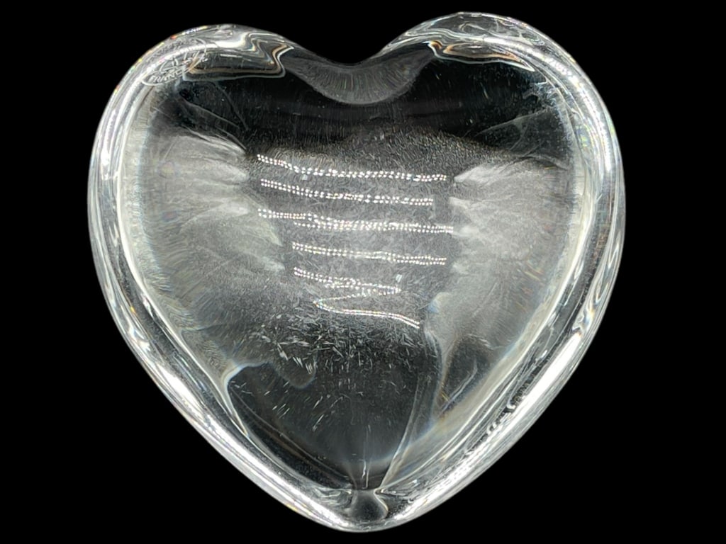 BACCARAT CRYSTAL HEART PAPERWEIGHT 3" (1 of 6)