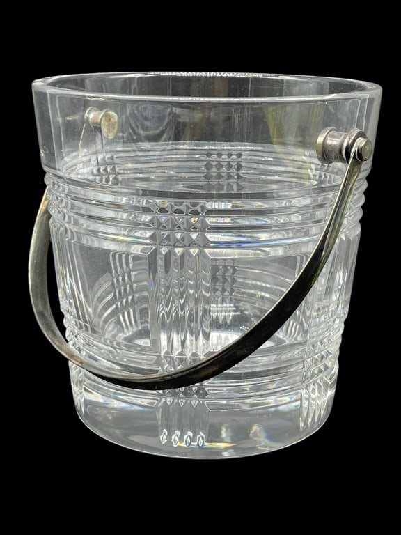 RALPH LAUREN GLEN PLAID CRYSTAL ICE BUCKET 6.5": RALPH LAUREN GLEN PLAID CRYSTAL ICE BUCKET 6.5" -VERY GOOD PRE OWNED CONDITION -APPROX 6.5" -JA 030325 ***Please note that due to limited storage space, all items must be picked up within 14 days of t