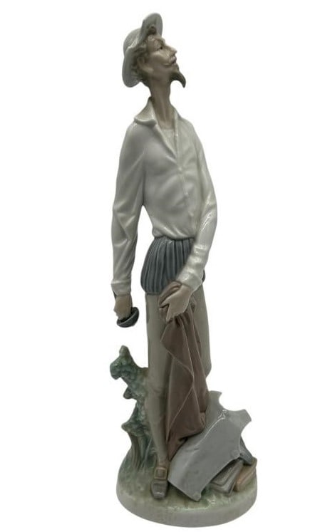 LLADRO "DON QUIXOTE" 12" FIGURINE: LLADRO "DON QUIXOTE" 12" FIGURINE -VERY GOOD PRE OWNED CONDITION -APPROX 12" ***Please note that due to limited storage space, all items must be picked up within 14 days of the auction’s conclusion 