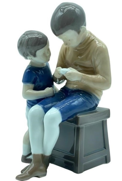 B & G COPENHAGEN DENMARK TOM & WILLY FIGURINE: B & G BING & GRONDAHL COPENHAGEN DENMARK TOM & WILLY # 1648 PORCELAIN FIGURINE -8" APPROX -GOOD PRE OWNED CONDITION -DP101524