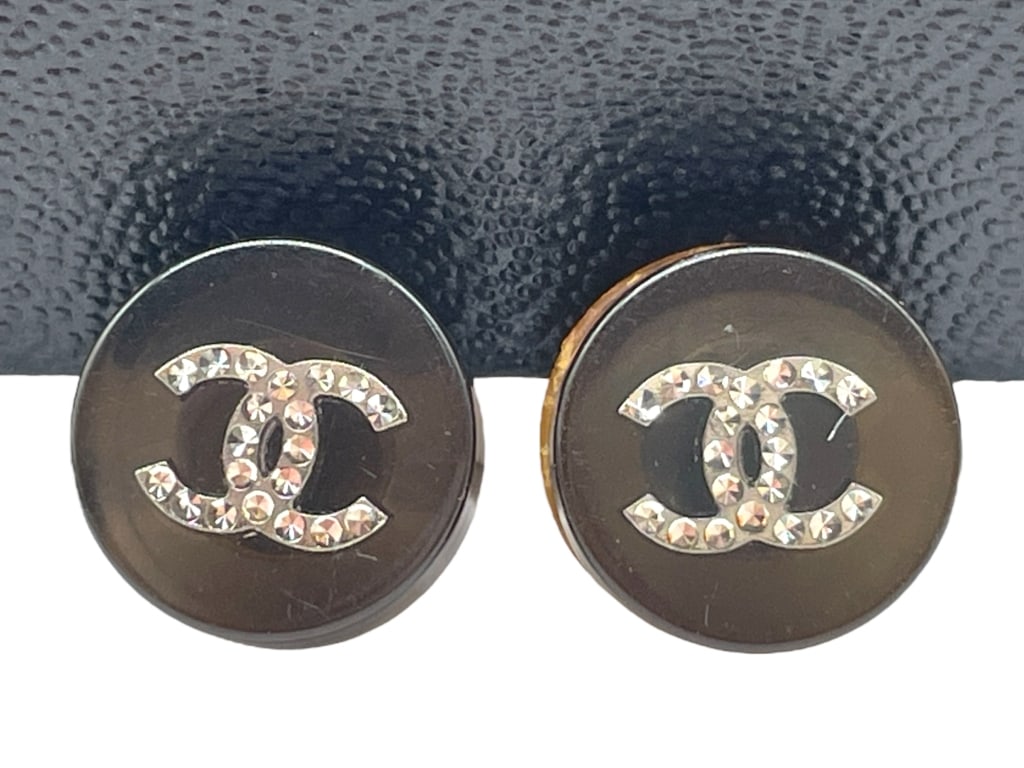 CHANEL CC BLACK STUD EARRINGS (1 of 5)