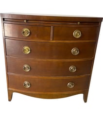 FEDERAL-STYLE BOWFRONT CHEST OF DRAWERS 31"
