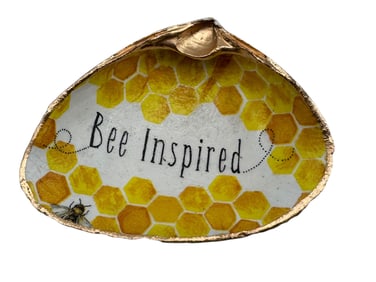 SERENITY BEE INSPIRED SHELLS