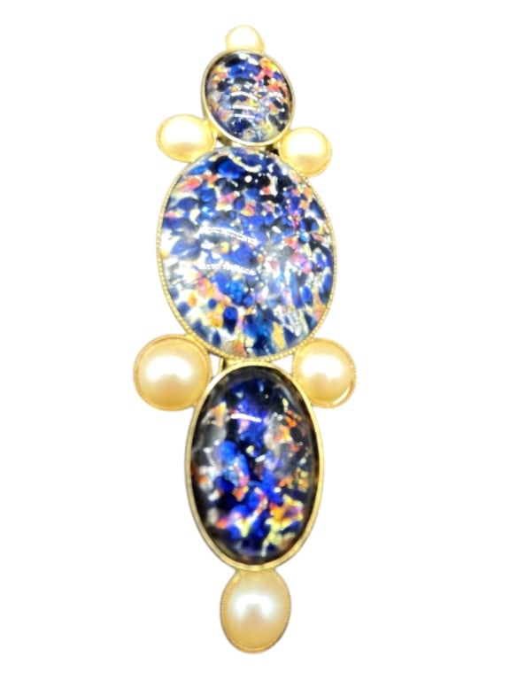 ORNATE GOLD TONE BROACH WITH STONES AND PEARLS (1 of 4)