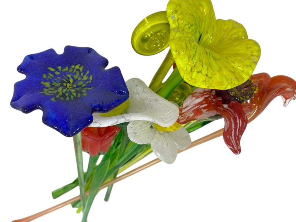 LOT OF MURANO STYLE GLASS FLOWERS (1 of 8)