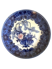 ANTIQUE CHINESE BLUE AND WHITE PORCELAIN CHARGER