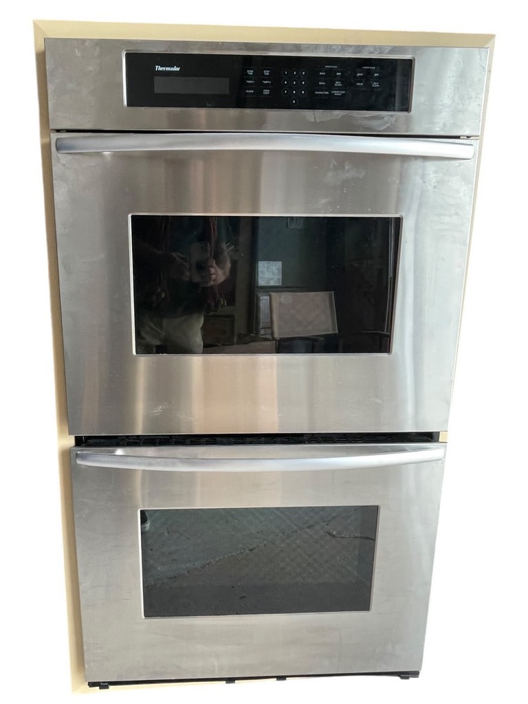 30" MADOR DOUBLE WALL OVEN: THERMADOR DOUBLE WALL OVEN -53.5" X 30" X 25" APPROX -GOOD PRE OWNED CONDITION -DP91924