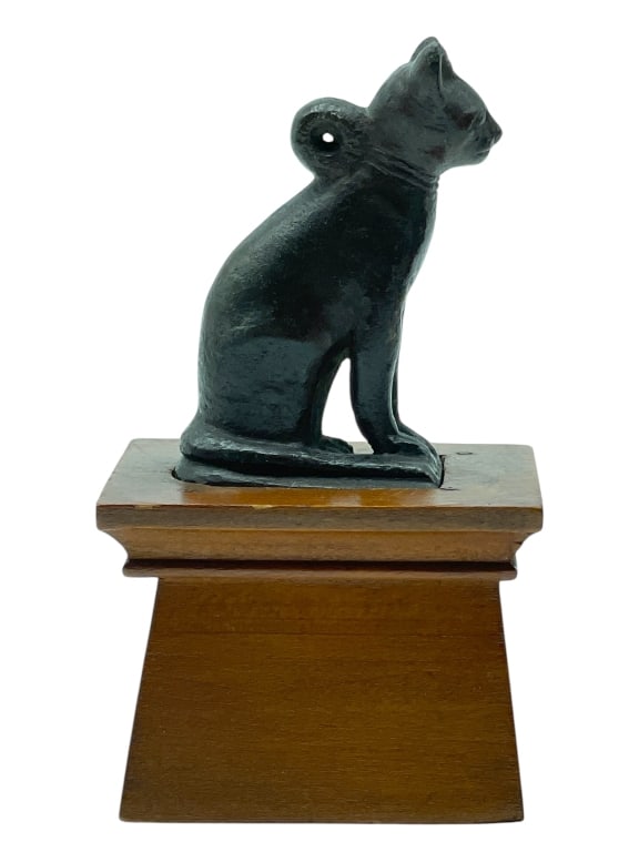 ANCIENT EGYPTIAN BRONZE CAT AMULET  525 B.C. (1 of 8)