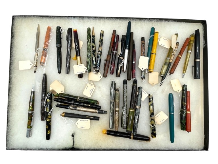 LOT OF VINTAGE FOUNTAIN PENS COLLECTION (1 of 10)