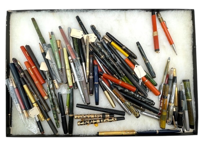 LOT OF LARGE VINTAGE FOUNTAIN PEN COLLECTION (1 of 5)