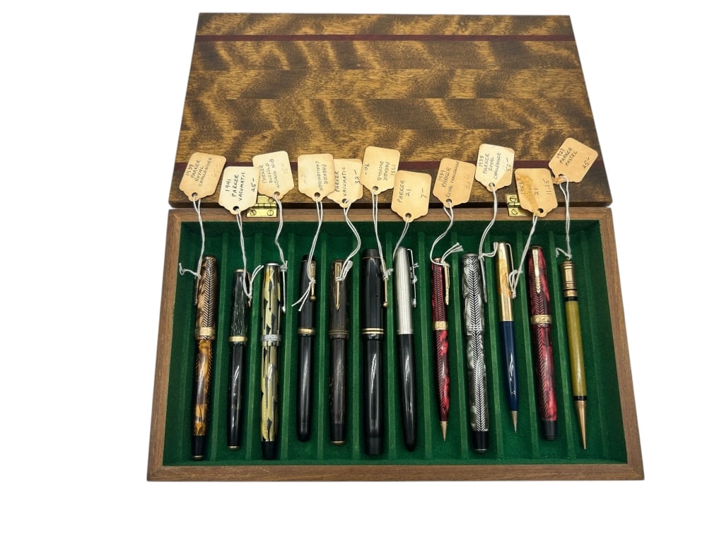 COLLECTION OF 12 VINTAGE PARKER PENS (1 of 4)