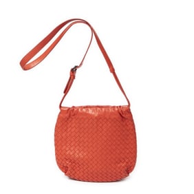 BOTTEGA VENETA DRAWSTRING CROSSBODY INTRECIATO BAG