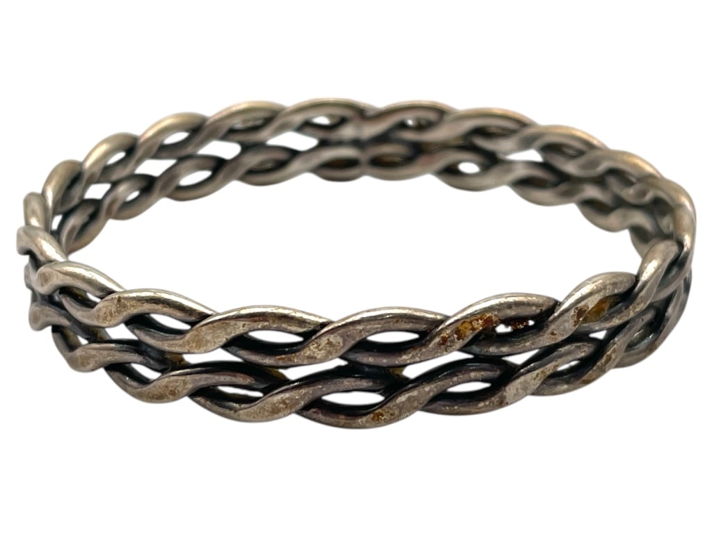 SILVER BRAIDED BANGLE BRACELET: SILVER BRAIDED BANGLE BRACELET -GOOD PRE OWNED CONDITION, SOME TARNISHING -APPROX 2.5" DIAMETER