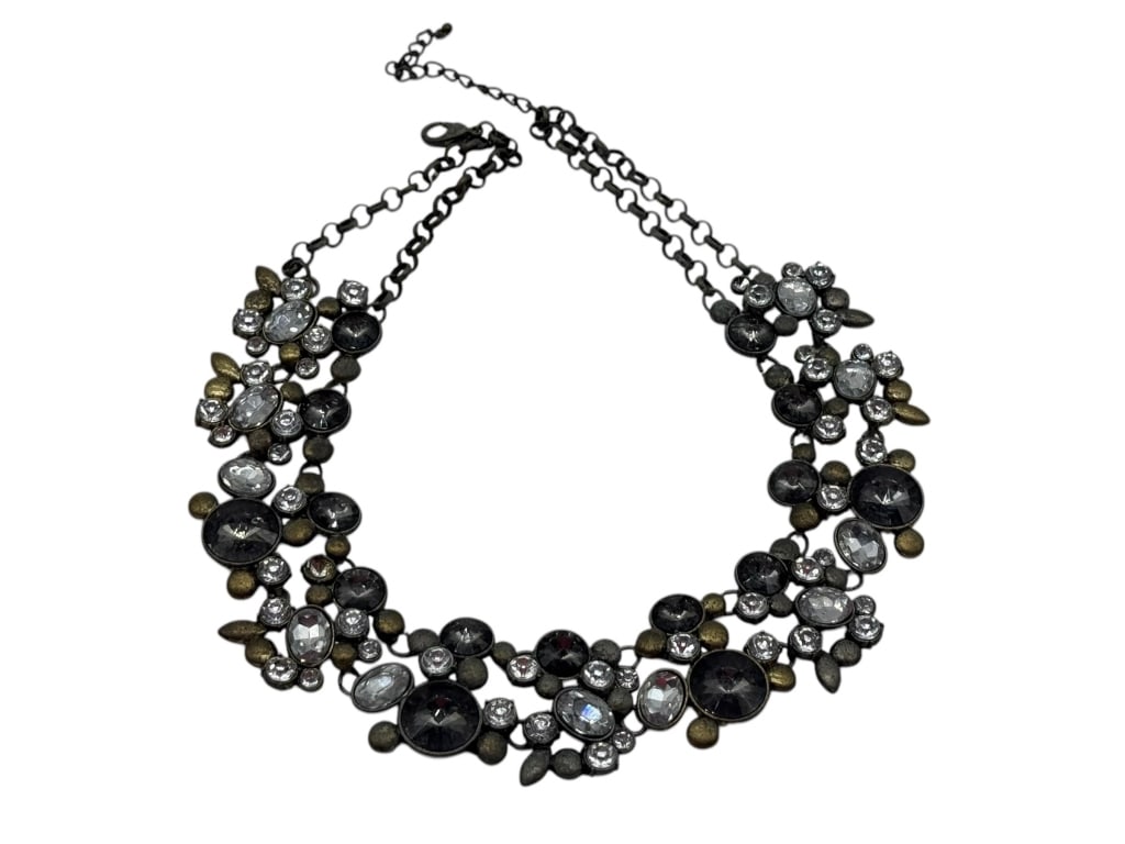 VINTAGE STATEMENT NECKLACE: VINTAGE STATEMENT NECKLACE By bidding on this item, you are abiding by the terms and conditions for each auction.