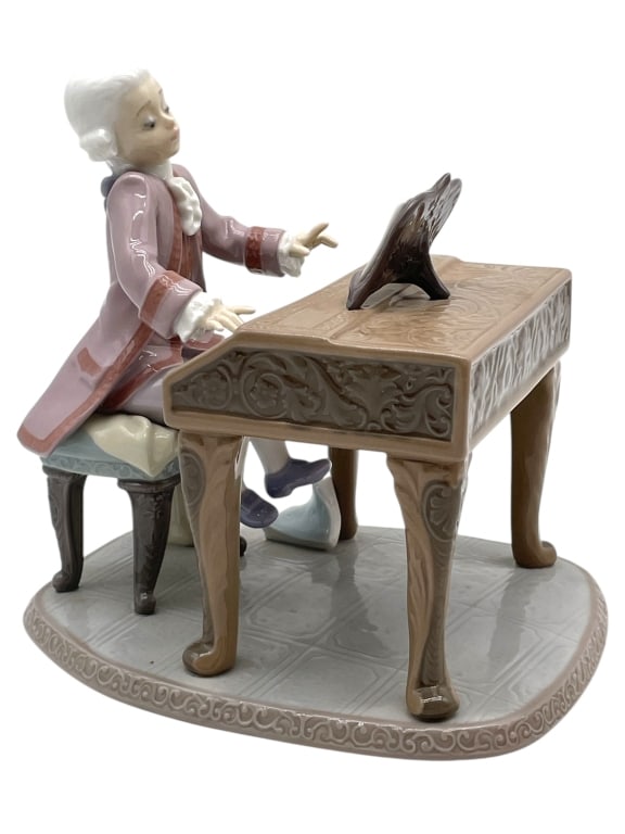 LLADRO YOUNG MOZART LTD. ED. PORCELAIN FIGURINE 6" (1 of 5)
