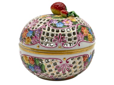 HEREND RETICULATED PORCELAIN BOWL W/ BERRY FINIAL