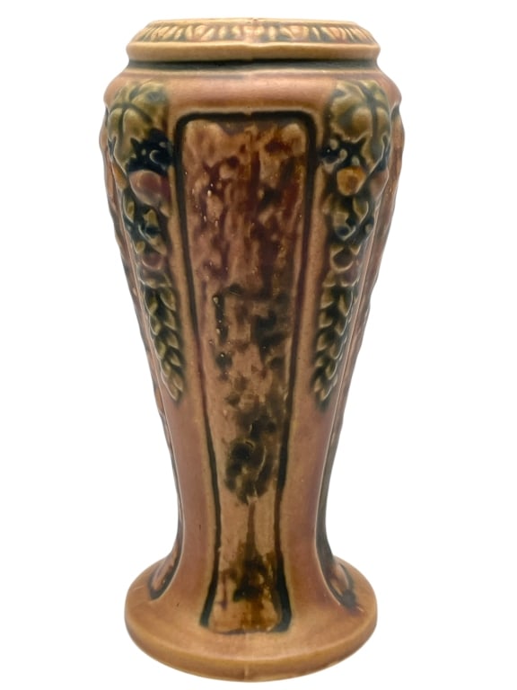 VINTAGE ROSEVILLE FLORENTINE ART POTTERY VASE 8": VINTAGE ROSEVILLE FLORENTINE ART POTTERY VASE 8" -VERY GOOD PRE OWNED CONDITION -APPROX 8" -A BEAUTIFUL VINTAGE ROSEVILLE POTTERY VASE FEATURING A RICH BROWN AND GREEN GLAZE WITH ELEGANT GRAPE AND VIN