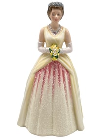 ROYAL DOULTON QUEEN ELIZABETH II FIGURINE 7.5"