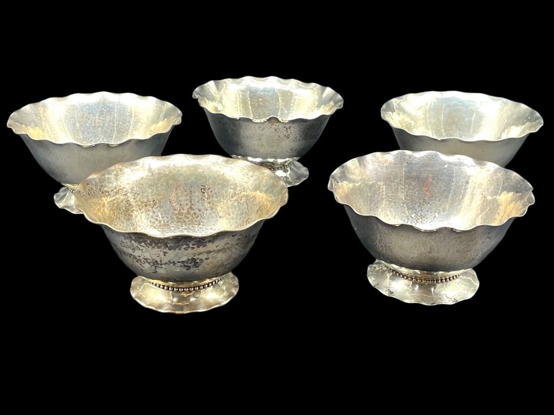 SET OF 5 STERLING SILVER BOWLS 480 GRAMS: SET OF 5 STERLING SILVER BOWLS 480 GRAMS - 480 GRAMS TOTAL WEIGHT -VERY GOOD PRE OWNED CONDITION -DP11724
