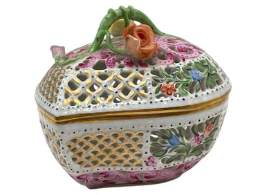 HEREND HEART SHAPED FLORAL TINKET BOX 4"
