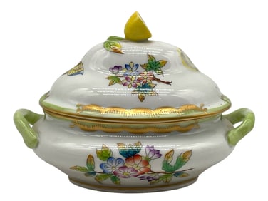HEREND PORCELAIN COVERED DISH 5"