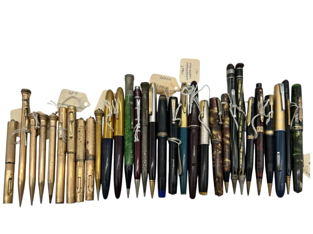 VINTAGE FOUNTAIN & MECHANICAL PENS (1 of 3)