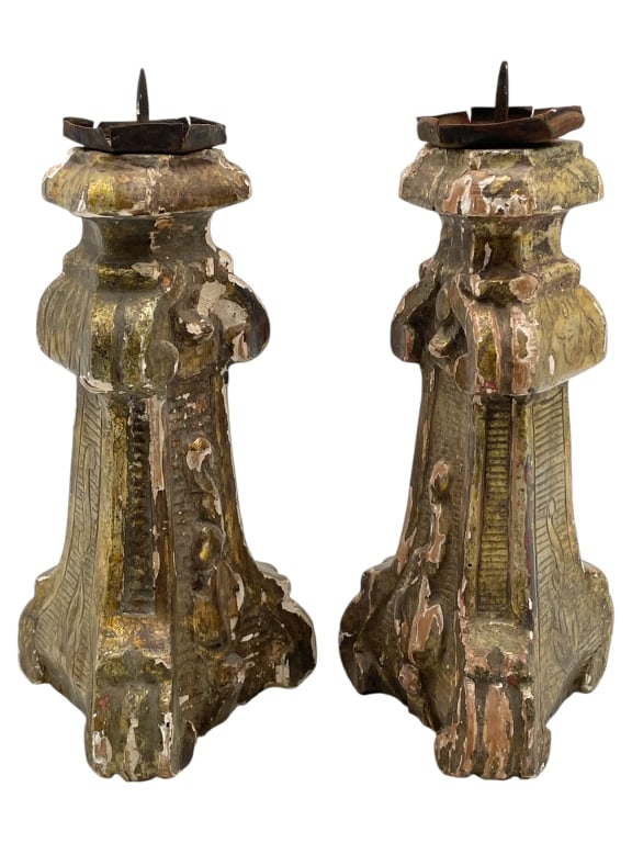 PAIR OF VINTAGE GILT PEDESTAL LEGS 10": PAIR OF VINTAGE GILT PEDESTAL LEGS 10" -GOOD PRE OWNED CONDITION, SOME WEAR FROM AGE -APPROX 10" X 5" -CARVED WITH ORNATE DETAILING AND TRACES OF ORIGINAL GILT AND POLYCHROME PAINT. AGE-RELATED WEAR A